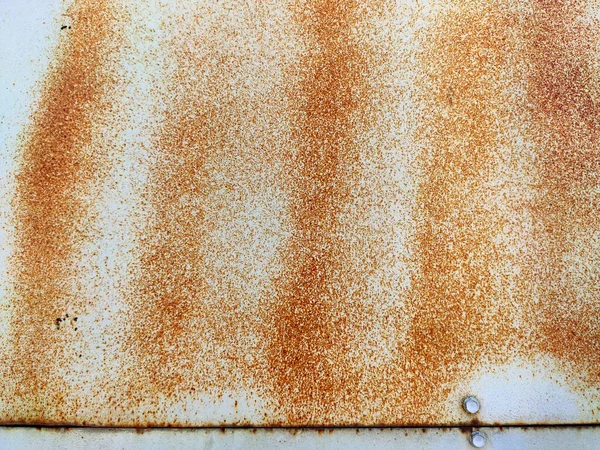 Korrodierter Metallhintergrund Rostig Weiß Lackierte Metallwand Rostiger Metallhintergrund Mit Roststreifen — Stockfoto