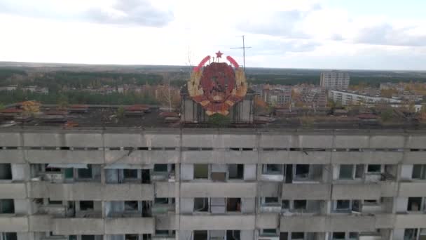 Staré opuštěné budovy v Ghost Town Pripyat, Ukrajina - Černobylská oblast vyloučení katastrof — Stock video