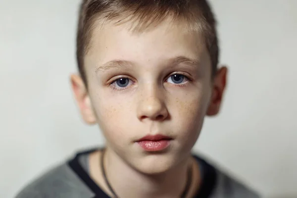 Close Portrait Serious Caucasian Boy Freckles Casual Wear Boy Looking — Stock Photo, Image