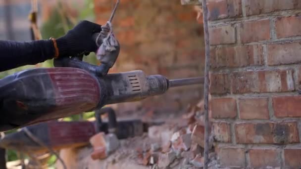 Break Professional Worker Drills Old Brick Tube Jackhammer Close Shot — Video