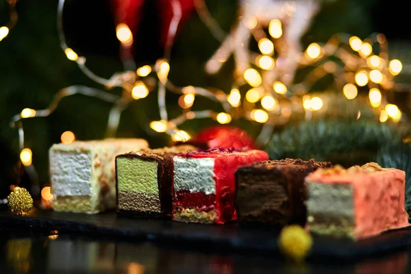 Mousse Pastel Navidad Mini Postre Con Decoraciones Año Nuevo Postre — Foto de Stock
