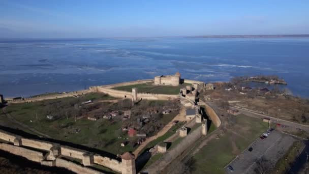 冬のウクライナ ベルゴルト ドニエスターのAkkerman要塞の空中ビュー 東ヨーロッパ最大の要塞の一つ — ストック動画