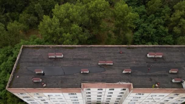 Будинки з руїнами у примарному місті Прип "ять (Чорнобиль). — стокове відео