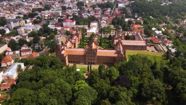 Luchtfoto van Yuriy Fedkovych Chernivtsi National University, Oekraïne — Stockvideo