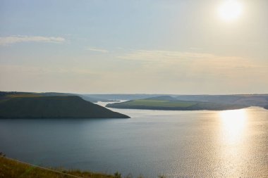 Dnister nehri, Ukrayna, Avrupa 'daki Bakota Körfezi. National Park Podilski Tovtry 'deki Doğa Güzelliği konsepti geçmişi, Sunset