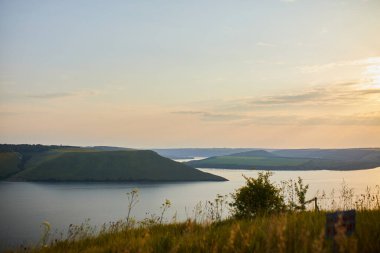 Dnister nehri, Ukrayna, Avrupa 'daki Bakota Körfezi. National Park Podilski Tovtry 'deki Doğa Güzelliği konsepti geçmişi, Sunset