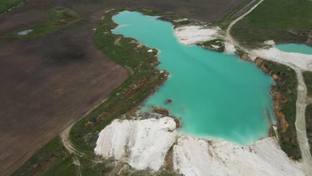 Vista Aérea Del Dron Increíble Paisaje Industrial Lago Emerald Una — Vídeos de Stock