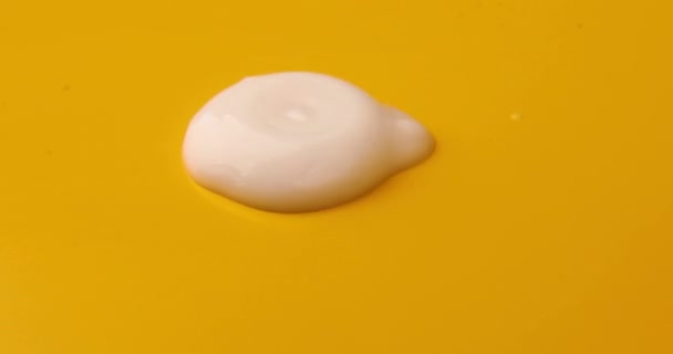 Зразковий Мазок Білого Крему Обличчя Органічна Косметична Рідина Крем Розмивання — стокове відео