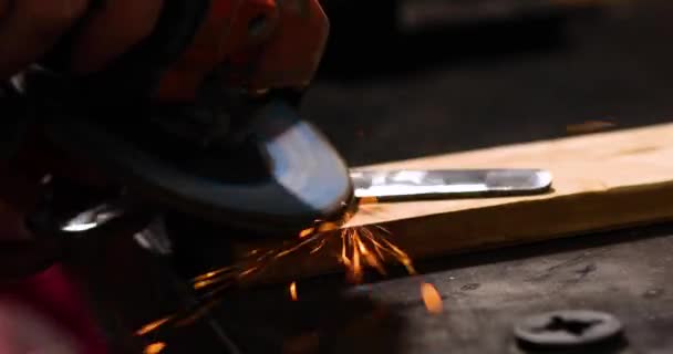 Close Locksmith Works Grinder Machine Fly Bright Sparks Man Hand — 비디오
