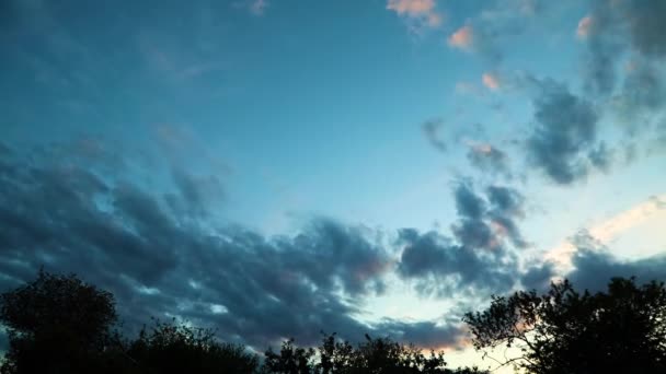 Sky Timelapse Gyönyörű Háttér Kék Felhők Nap Csodálatos Fény Természet — Stock videók