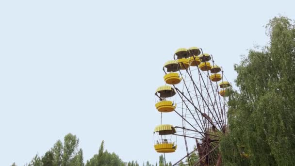 Aerial View Old Abandoned Ferris Wheel Amusement Park Ghost Town — Stock Video