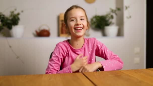 Emotional Laugh School Girl Vlogger Speaking Video Call Blog Talking — Stockvideo