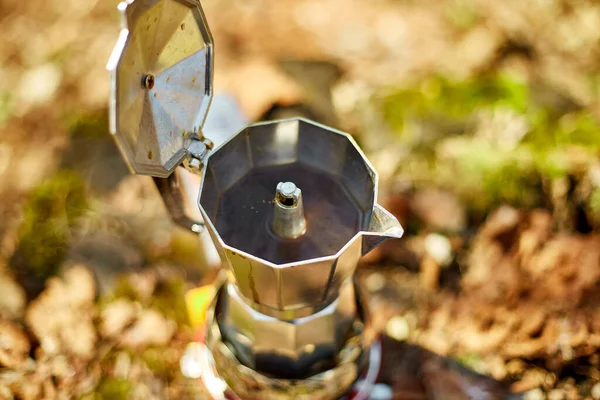 Making Camping Coffee Geyser Coffee Maker Gas Burner Autumn Outdoor —  Fotos de Stock