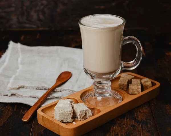 Halva latte. Tren resep kopi. — Stok Foto