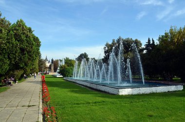 Oradea, Romanya - 27 Eylül 2017: Parktaki Çeşmeler