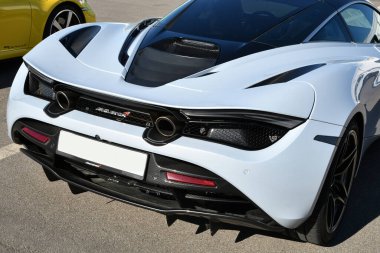 Mugello Circuit, İtalya - 23 Eylül 2021: Mugello Circuit otlağındaki bir Mclaren 720 'nin detayları. İtalya