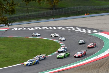Mugello Pisti, İtalya - 9 Ekim 2021: Muhbirin 1. Yarış Finali GT Sprint. İtalya