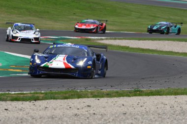 Mugello Pisti, İtalya 8 Ekim 2021: Ferrari 488 GT3 Corse takımından Evo Mann - Cas İtalya Şampiyonası 'nın GT oturumu sırasında Mugello Pisti' nde.