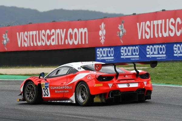 Mugello Pisti, İtalya 8 Ekim 2021: Ferrari 488 GT3 Kessel Yarış Takımından Evo Cuhadaroğlu - Fumanelli İtalya Şampiyonası 'nın GT oturumu sırasında Mugello Pisti' nde.