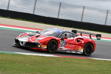 Mugello Circuit, İtalya - 8 Ekim 2021: Ferrari 488 Challenge Evo Team ForMULA RACING drive by Christian Brunsborg during Qualifyng session of Italian Championship GT