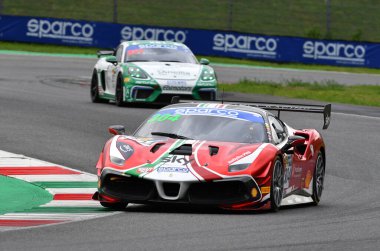 Mugello Circuit, İtalya - 8 Ekim 2021: Ferrari 488 Challenge Evo Team ForMULA RACING drive by Christian Brunsborg during Qualifyng session of Italian Championship GT