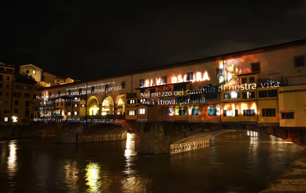 Florencia Diciembre 2020 Famoso Ponte Vecchio Sobre Arno Iluminado Con — Foto de Stock