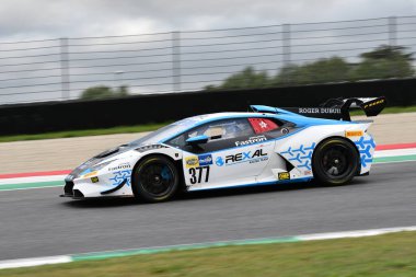 Mugello Pisti, İtalya - 8 Ekim 2021: FFF RACING Ekibi 'nden Lamborghini Huracan Supertrofeo Luciano Privitelio - Donovan Privitelio İtalya Şampiyonası ön eleme oturumunda