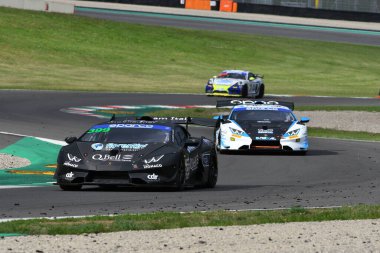Mugello Pisti, İtalya - 8 Ekim 2021: DiONISO ERMANNO sürücüsü Lamborghini Huracan Supertrofeo Ermanno Dionisio - Giacomo Luigi Barri İtalya Şampiyonası 'nın Qualifyng oturumu sırasında GT