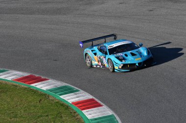 Scarperia, 19 Kasım 2021: Ferrari Challenge Trofeo Pirelli Yarışı 1, Mugello 2021 Dünya Kupası finallerinde. İtalya.
