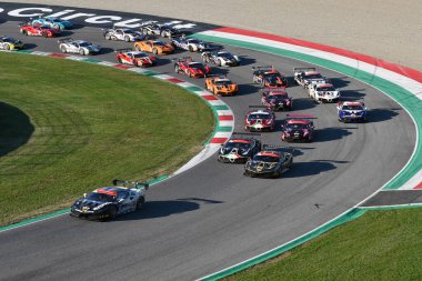 Scarperia, 19 Kasım 2021: Ferrari Challenge Trofeo Pirelli Yarışı 1, Mugello 2021 Dünya Kupası finallerinde. İtalya.