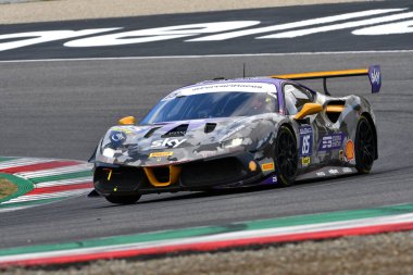 Scarperia, 19 Kasım 2021: Ferrari Challenge Trofeo Pirelli Yarışı 1, Mugello 2021 Dünya Kupası finallerinde. İtalya.