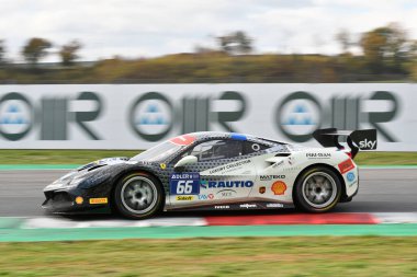 Scarperia, 19 Kasım 2021: Ferrari Challenge Trofeo Pirelli Yarışı 1, Mugello 2021 Dünya Kupası finallerinde. İtalya.