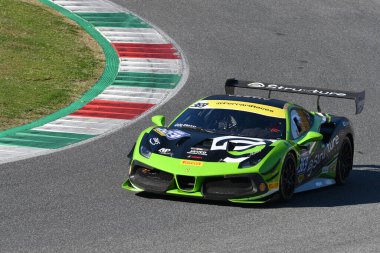 Scarperia, 19 Kasım 2021: Ferrari Challenge Coppa Shell Race 1, Mugello 2021 Dünya Kupası finallerinde. İtalya.
