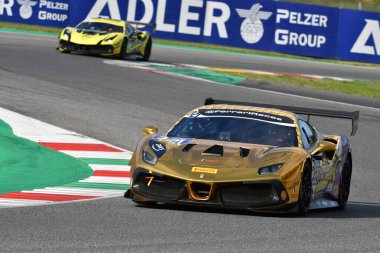 Scarperia, 19 Kasım 2021: Ferrari Challenge Coppa Shell Race 1, Mugello 2021 Dünya Kupası finallerinde. İtalya.