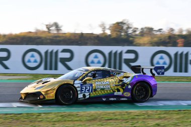 Scarperia, 19 Kasım 2021: Ferrari Challenge Coppa Shell Race 1, Mugello 2021 Dünya Kupası finallerinde. İtalya.