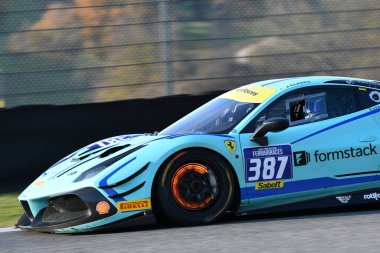 Scarperia, 19 Kasım 2021: Ferrari Challenge Coppa Shell Race 1, Mugello 2021 Dünya Kupası finallerinde. İtalya.