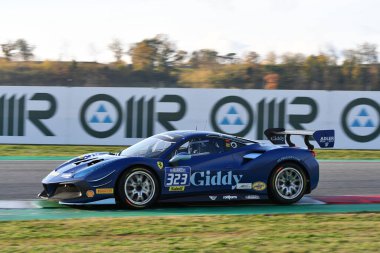 Scarperia, 19 Kasım 2021: Ferrari Challenge Coppa Shell Race 1, Mugello 2021 Dünya Kupası finallerinde. İtalya.