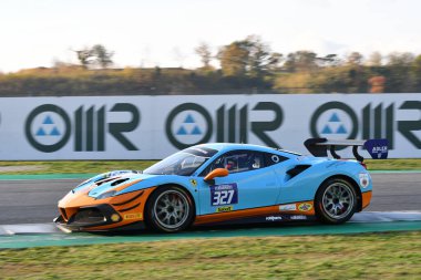 Scarperia, 19 Kasım 2021: Ferrari Challenge Coppa Shell Race 1, Mugello 2021 Dünya Kupası finallerinde. İtalya.