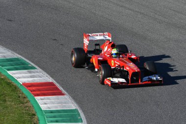 Scarperia, Mugello - 19 Kasım 2021: Ferrari F1 F138 yıl 2013 ex Fernando Alonso Ferrari Dünya Finalleri sırasında İtalya 'da Mugello Pisti' nde görev yaptı.