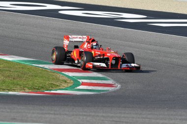 Scarperia, Mugello - 19 Kasım 2021: Ferrari F1 F138 yıl 2013 ex Fernando Alonso Ferrari Dünya Finalleri sırasında İtalya 'da Mugello Pisti' nde görev yaptı.
