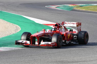 Scarperia, Mugello - 19 Kasım 2021: Ferrari F1 F138 yıl 2013 ex Fernando Alonso Ferrari Dünya Finalleri sırasında İtalya 'da Mugello Pisti' nde görev yaptı.