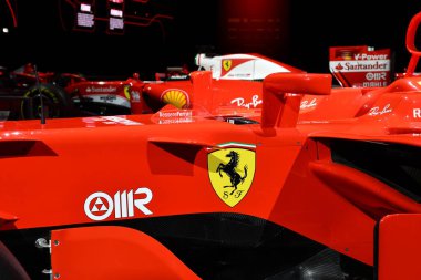 Scarperia, Mugello - 19 Kasım 2021: İtalya 'daki Mugello Pisti' ndeki Finali Mondiali Ferrari 2021 sırasında Ferrari ambleminin Formula 1 'deki detayları sergilenmektedir..