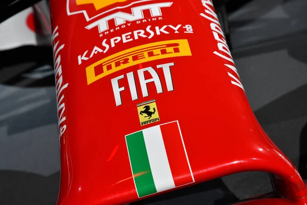 Scarperia Mugello Novembro 2021 Detalhe Emblema Ferrari Nos Carros Fórmula — Fotografia de Stock