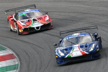 Mugello Pisti, İtalya 8 Ekim 2021: Ferrari 488 GT3 Corse takımından Evo Mann - Cas İtalyan Şampiyonası GT yarışında Mugello Pisti 'nde.