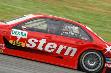 Mugello Pisti, İtalya 2 Mayıs 2008: Gary Paffett Mugello Pisti 'ndeki DTM yarışı sırasında Persson Motorsport Team' ten AMG Mercedes C-Klasse 2007 ile iş başında.
