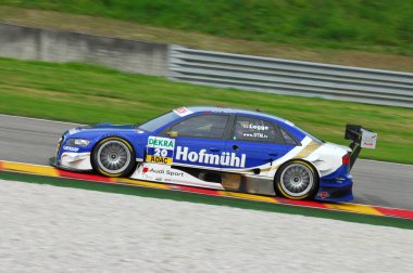 Mugello Pisti, İtalya 2 Mayıs 2008: Katherine Legge, Mugello Pisti 'ndeki DTM yarışı sırasında DTM Team Futurecim TME' den Audi A4 DTM 2006 ile iş başında.