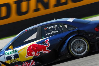 Mugello Pisti, İtalya 2 Mayıs 2008: Mugello Pisti 'ndeki DTM yarışı sırasında Audi A4 DTM 2008 ile hareket halindeydi