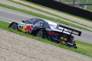 Mugello Pisti, İtalya 2 Mayıs 2008: Mugello Pisti 'ndeki DTM yarışı sırasında Audi A4 DTM 2008 ile hareket halindeydi