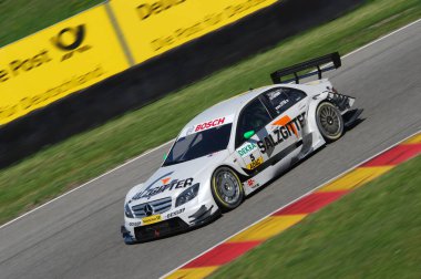 Mugello Pisti, İtalya 2 Mayıs 2008: Jamie Green Mugello Pisti 'ndeki DTM yarışı sırasında HWA Motor Sporları Takımı' ndan AMG Mercedes C-Klasse 2007 ile iş başında.