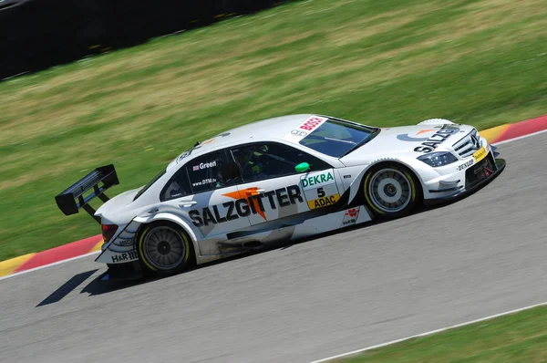 Mugello Pisti, İtalya 2 Mayıs 2008: Jamie Green Mugello Pisti 'ndeki DTM yarışı sırasında HWA Motor Sporları Takımı' ndan AMG Mercedes C-Klasse 2007 ile iş başında.